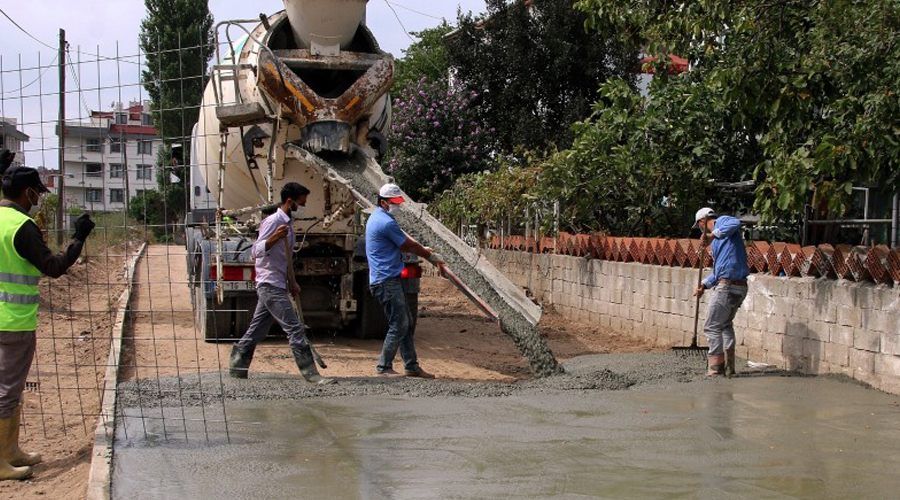 İSTASYON-2 SOKAK’TA DEMİRLİ BETON YOL YAPIMI TAMAMLANDI